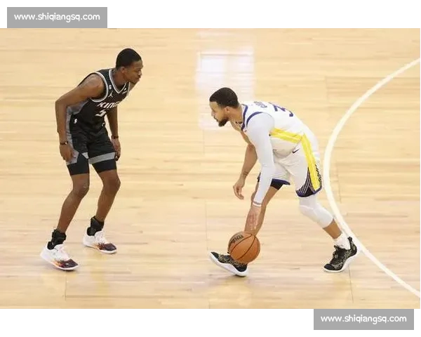 高清流畅篮球赛事直播APP免费下载畅享全场精彩对决实时数据解说 - 副本 (4) - 副本